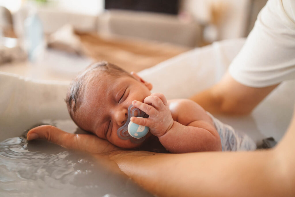 Bébé se laisse enfin aller